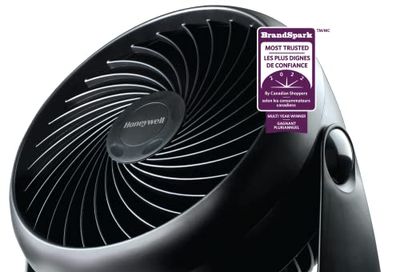 Honeywell HT900C 7" TurboForce® Desk/Table Fan, Air Circulator for Small Bedroom, Wall Mountable, Energy Saving, 3 Speeds $19.99 (Reg $22.99)