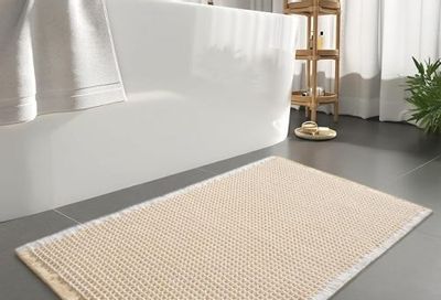 Amazon Canada Deals: Save 70% on Queen Mattress Pad + Bath Mat Rug, Using Promo Code + More Offers