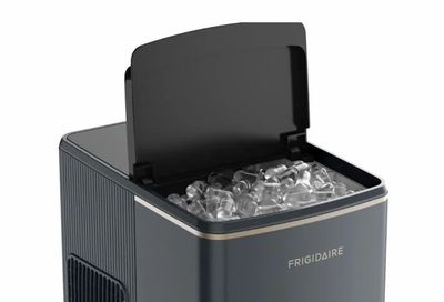 Best Buy: Frigidaire Retro 26 lb. Freestanding Bullet Shaped Ice Maker $89.99