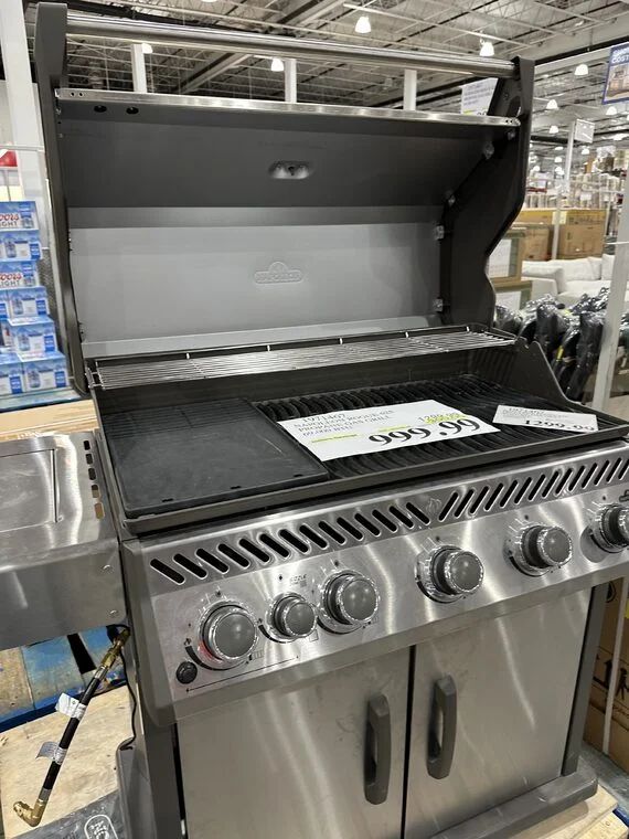 Costco: Napoleon Rogue 625 Propane Gas BBQ with Infrared Side Burner, Griddle and Cover - $999.99 Costco: Napoleon Rogue 625 Propane Gas BBQ with Infrared Side Burner, Griddle and Cover - $999.99