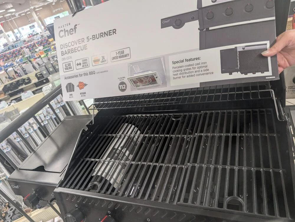 Canadian Tire: Master chef 5 burner barbecue Canadian Tire: Master chef 5 burner barbecue