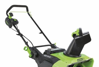 Canadian Tire: Greenworks 60V Single Stage Brushless Cordless Snowblower, 22-in, with 5Ah Battery