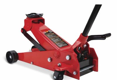 Canadian Tire: Big Red Heavy-Duty + Garage Floor Jack w/ Quick Start, 3.5-Ton $119.99