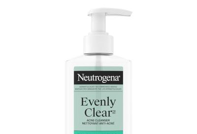 Neutrogena Evenly Clear Acne Cleanser with 2% Salicylic Acid & 2% PHA Exfoliant, Gentle Foaming Face Wash Clears Clogged Pores & Blackheads While Visibly Fading Look of Post-Acne Marks, 269 mL