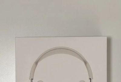 Bought from Costco Quebec: Apple AirPods Max USB-C Starlight Brand New Sealed in Box
