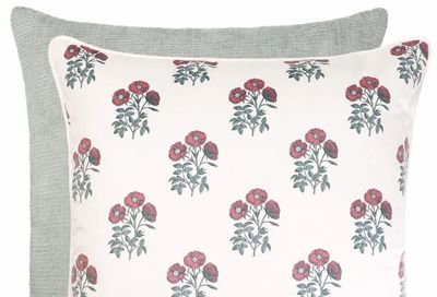 Walmart: Hometrends Embroidered 2 Pack Decorative Pillows $5.00 (reg. $29.97)